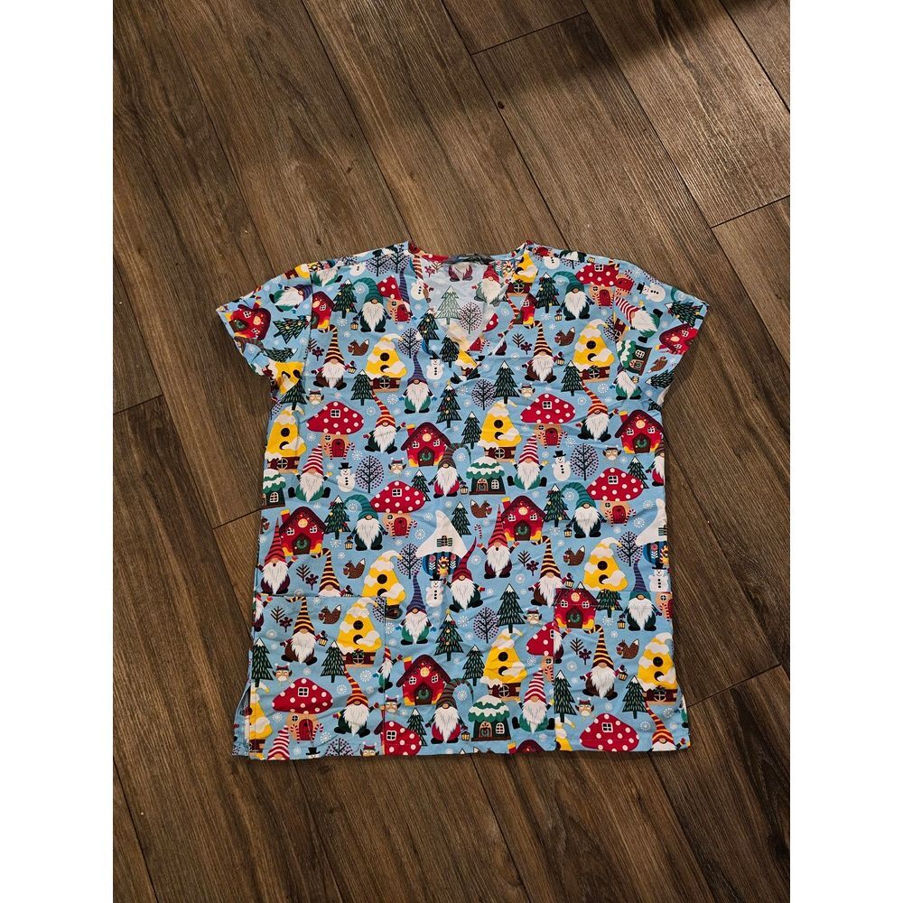 Christmas Gnome Scrub Top Size Small‎